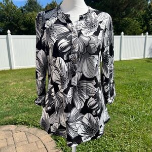 Women's Black and White Floral Print Tunic Top with Roll Tab Sleeves Size Small